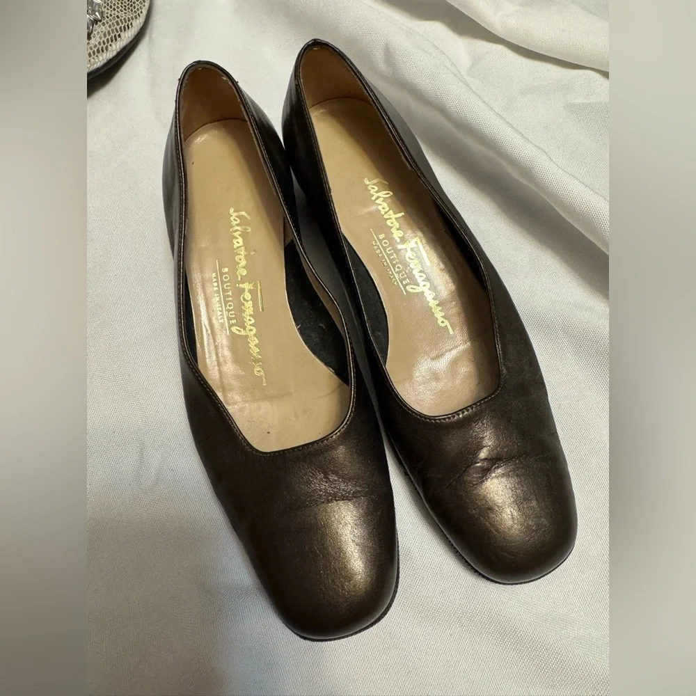 Salvatore Ferragamo Brown Leather Low Heel‎ Pumps Size 4 B Made in Italy